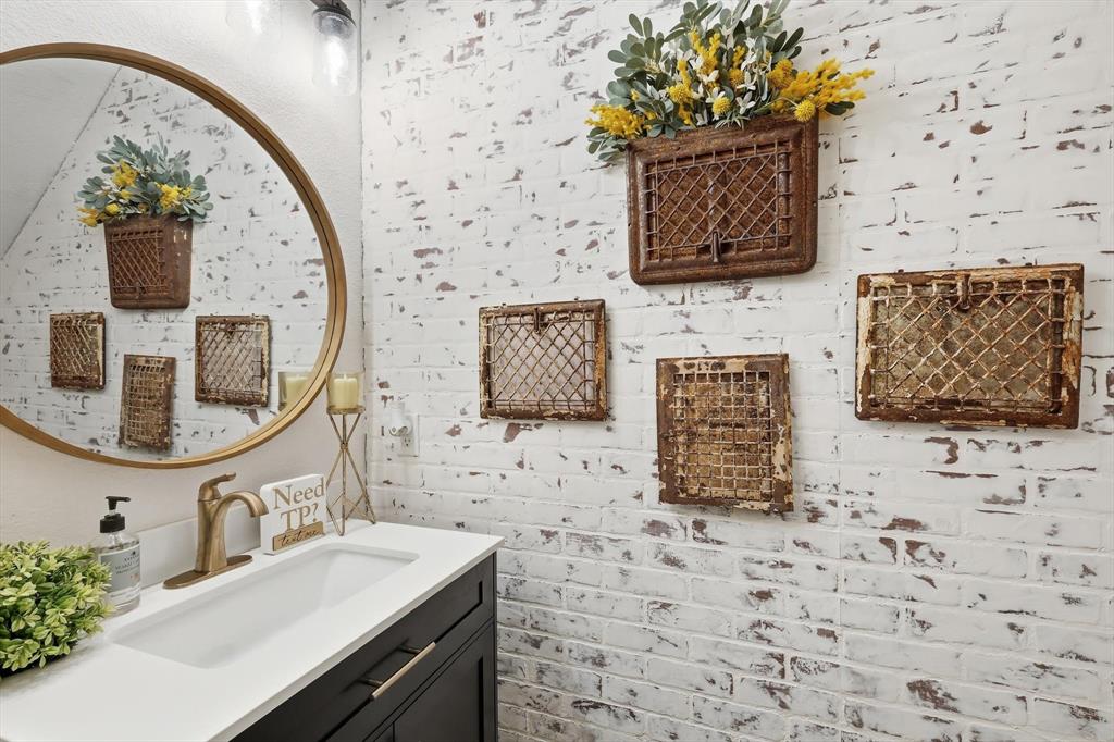 116 Sierra Trail Justin, TX 76247 - Photo 9 of 40 Half bath downstairs.