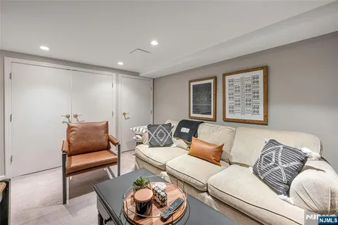 $989,000 | 700 Gallows Hill Road, Cranford, NJ 07016