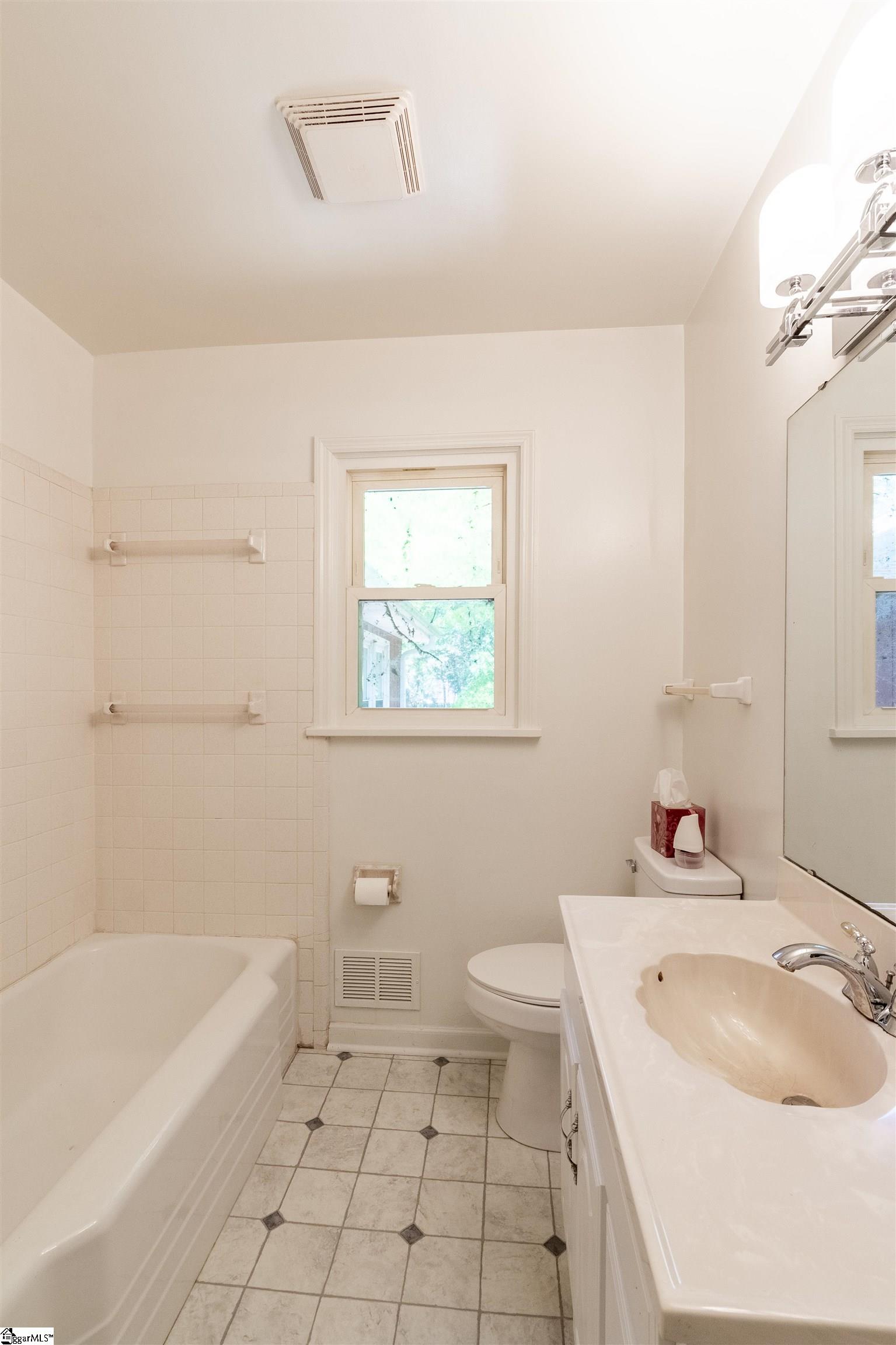 111 Ridge Springs Road Taylors, SC 29687 - Photo 12 of 32 Gallery Image 12
