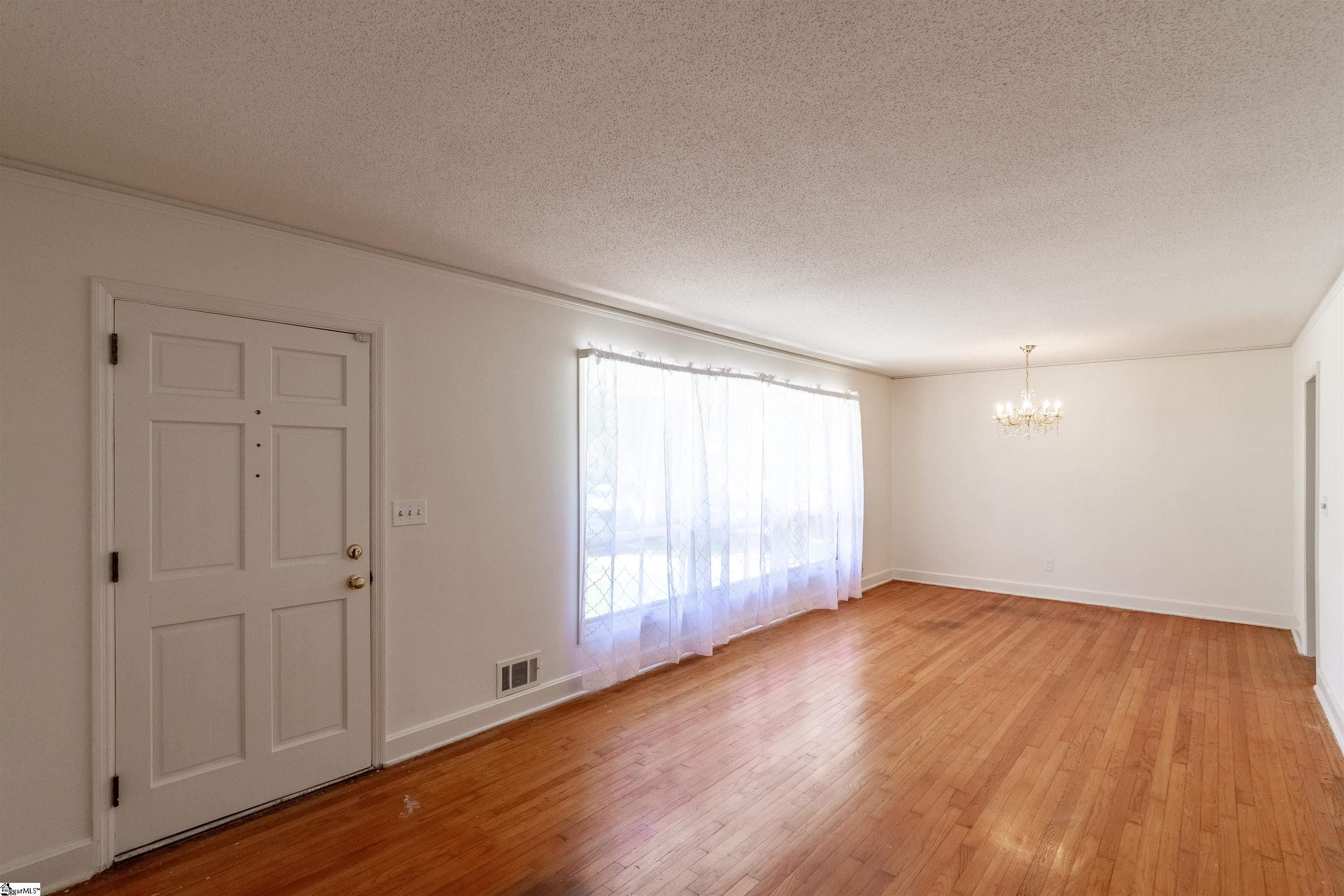 111 Ridge Springs Road Taylors, SC 29687 - Photo 10 of 32 Gallery Image 10