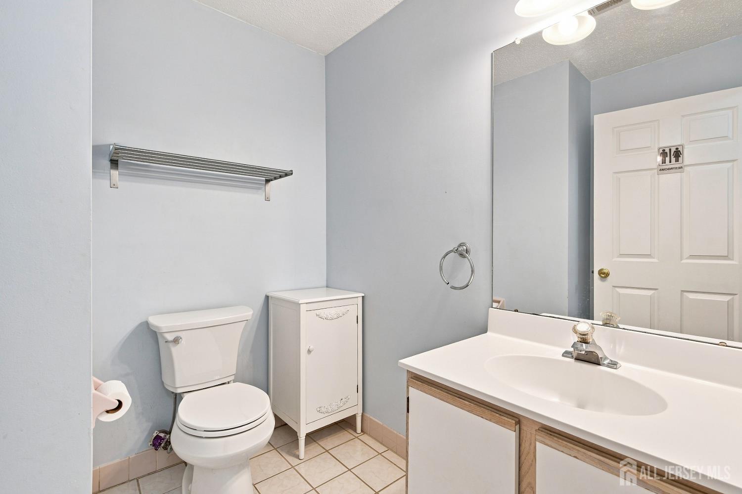 63 Prestwick Way Edison, NJ 08820 - Photo 12 of 29 Gallery Image 12