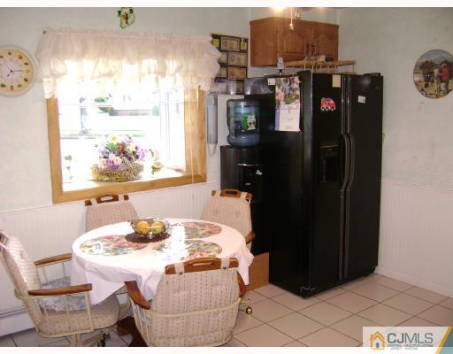 47 Cambridge Road Edison, NJ 08817 - Photo 4 of 10