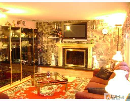 47 Cambridge Road Edison, NJ 08817 - Photo 7 of 10