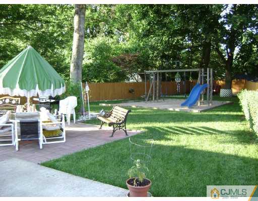 47 Cambridge Road Edison, NJ 08817 - Photo 9 of 10