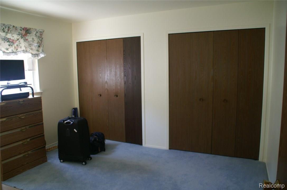 216 Buckingham Road Canton, MI 48188 - Photo 8 of 27 PICT0115.JPG