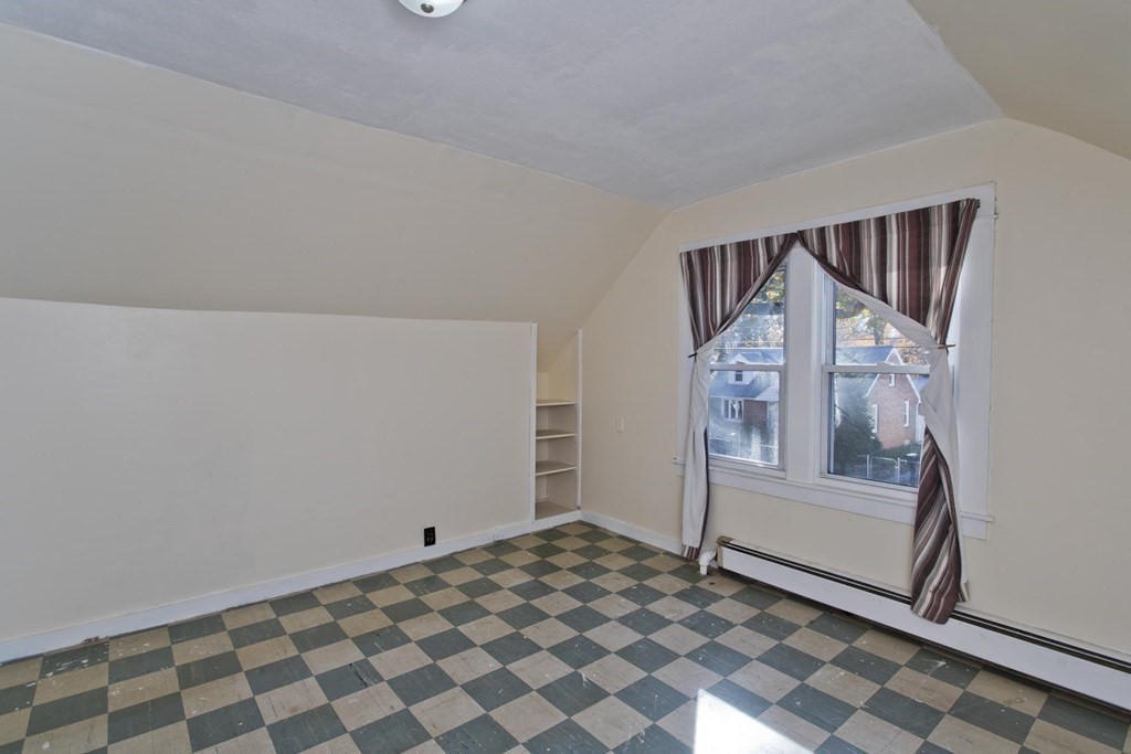 129 Eddy Street Springfield, MA 01104 - Photo 27 of 40