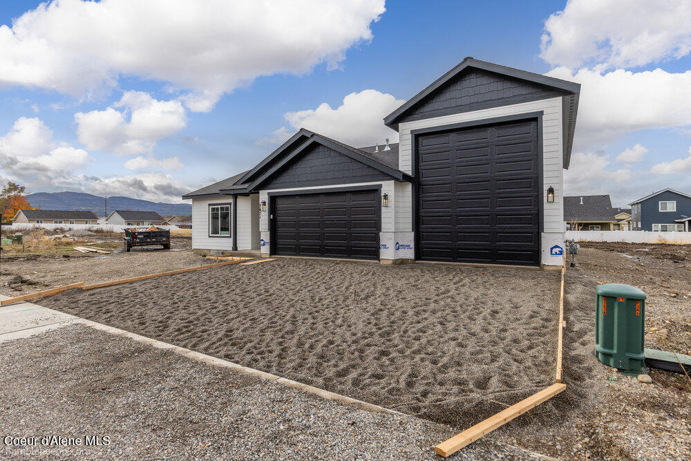 2671 North Neptune Street Post Falls, ID 83854 - Photo 4 of 23 061_bb193459-4_880