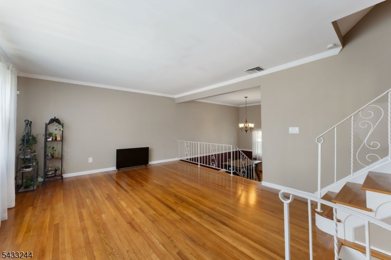 884 Peach Tree Road Union, NJ 07083 - Photo 5 of 24