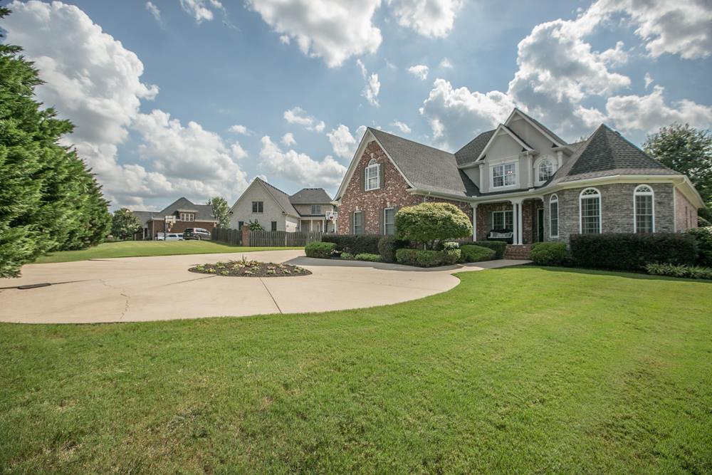 3465 Sulphur Springs Road Murfreesboro, TN 37129 - Photo 3 of 30 Plenty of parking with Circular Drive in front and large driveway next to 3 car garage.