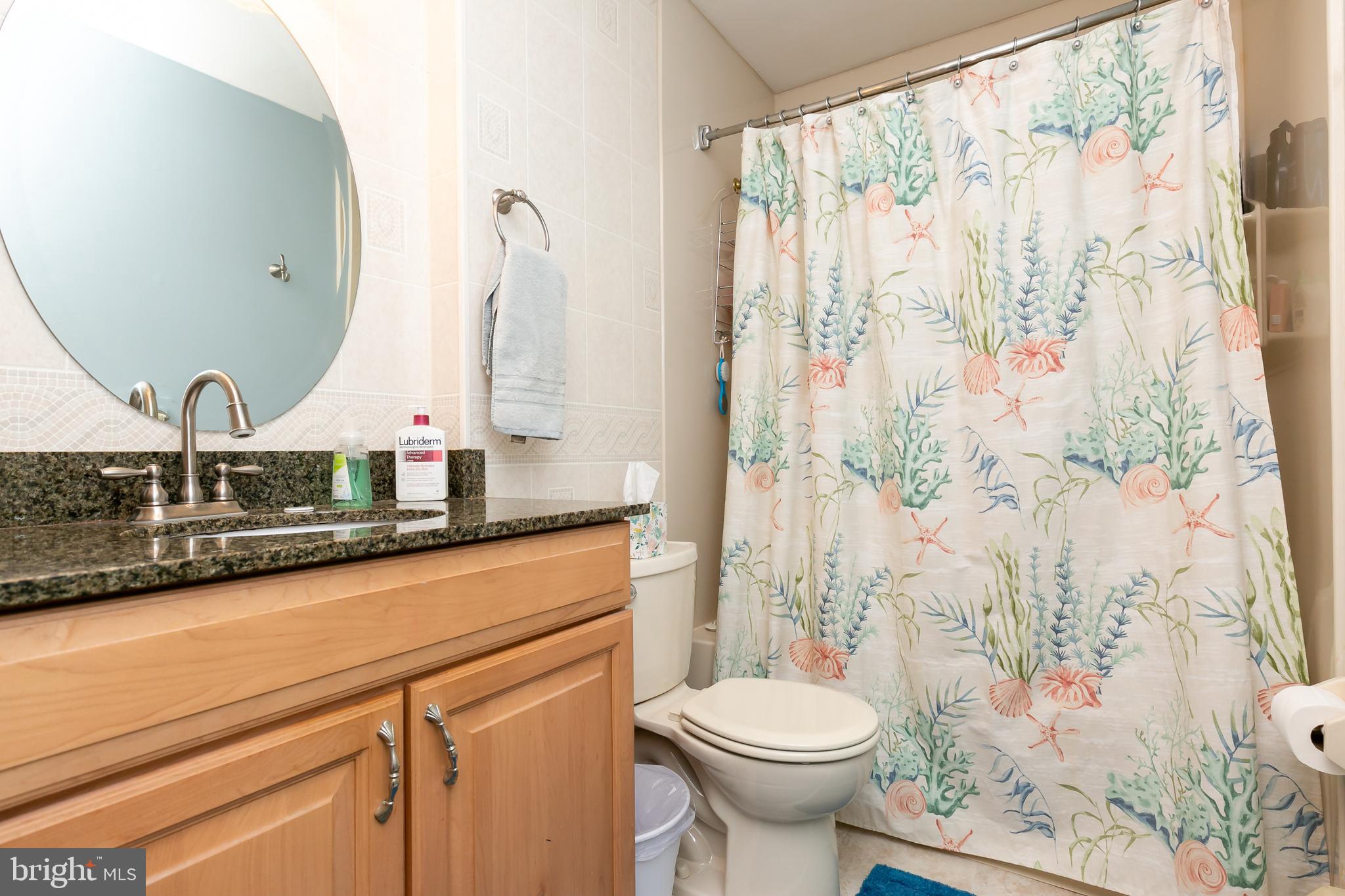 39 Hempstead Road Hamilton, NJ 08610 - Photo 12 of 20 2nd Floor Full Bath