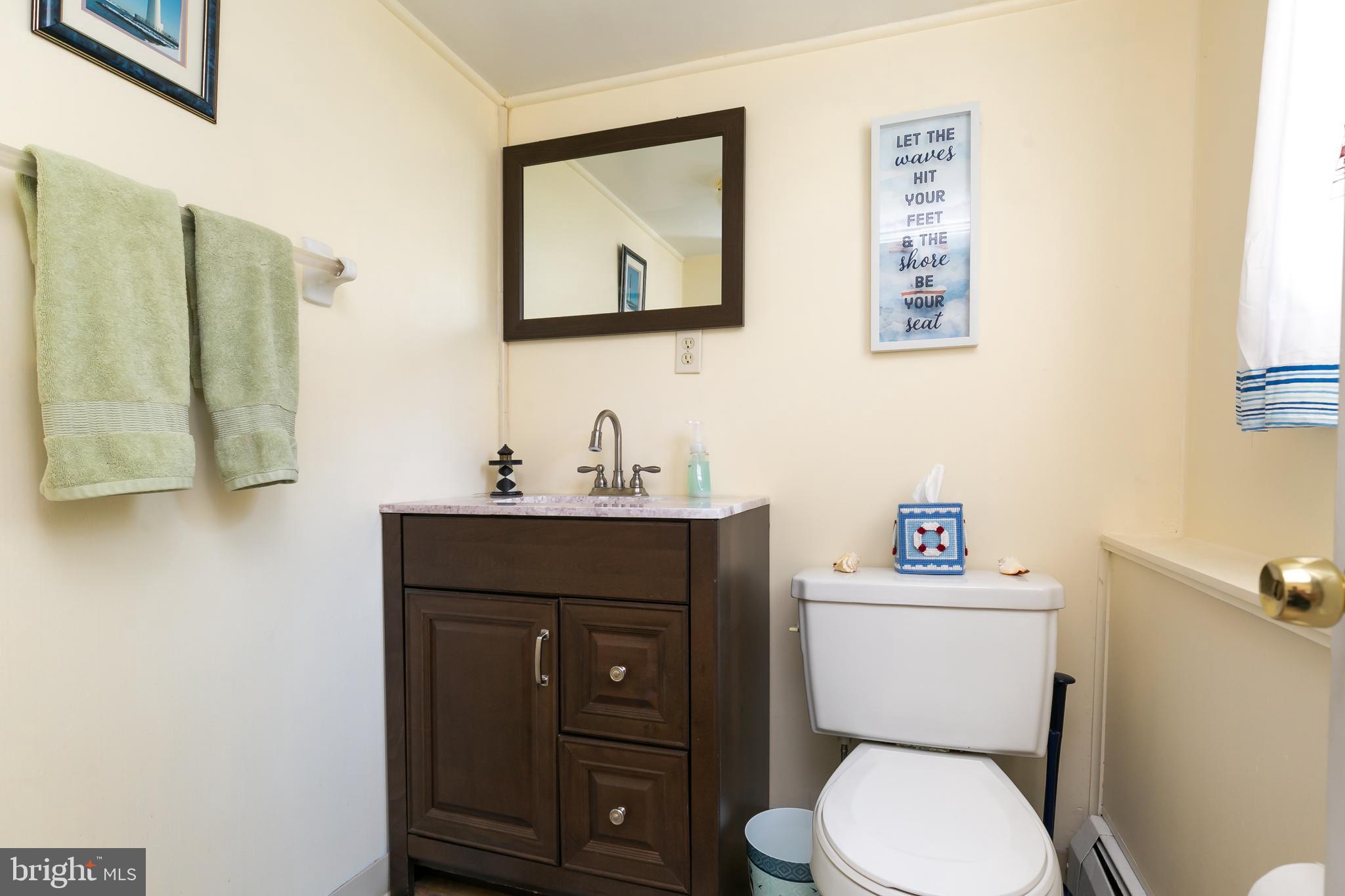 39 Hempstead Road Hamilton, NJ 08610 - Photo 16 of 20 1st Floor Half Bath