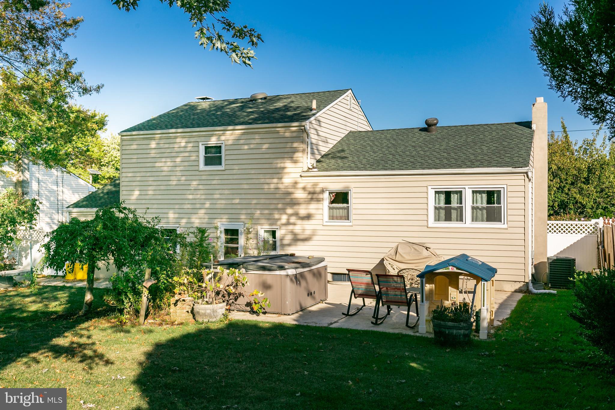 39 Hempstead Road Hamilton, NJ 08610 - Photo 19 of 20 Backyard / Patio Area