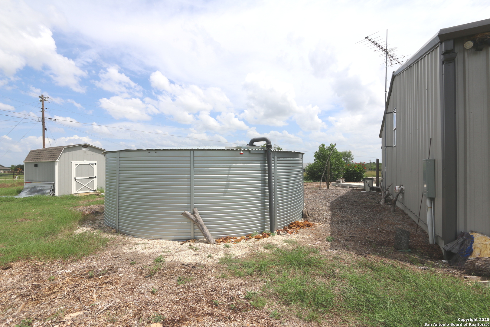 1221 North Santa Clara Road Marion, TX 78124 - Photo 46 of 55 a backyard of a house