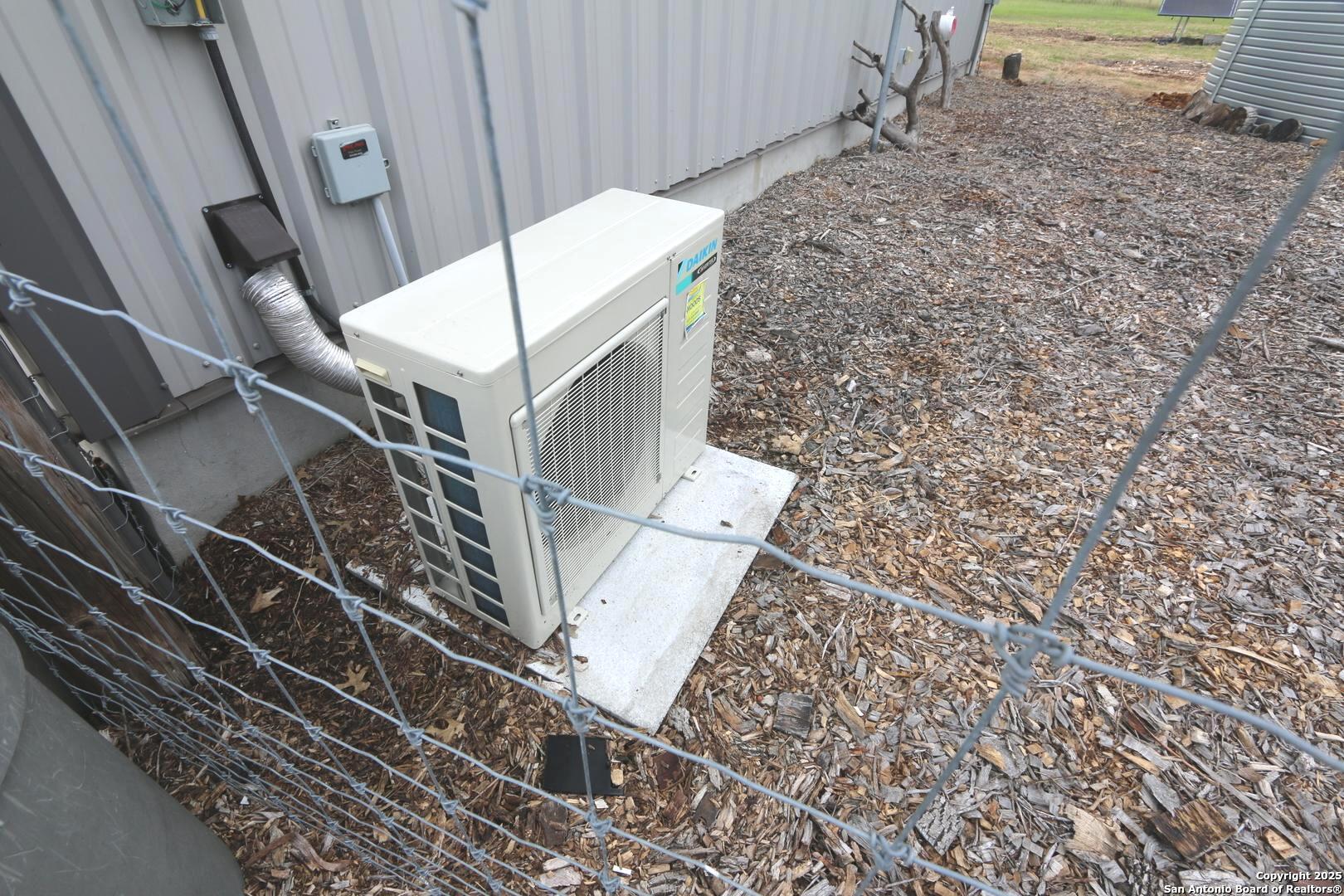 1221 North Santa Clara Road Marion, TX 78124 - Photo 10 of 55 a view of entryway