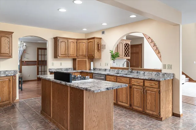 $662,000 | 203 Eagles Bluff Road, La Crescent, MN 55947