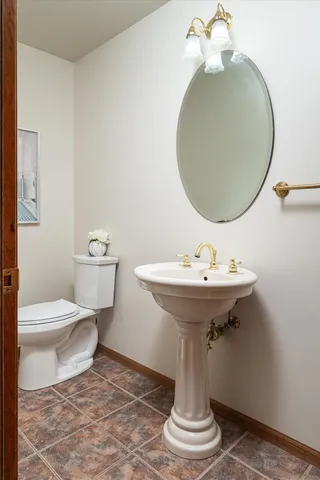 $662,000 | 203 Eagles Bluff Road, La Crescent, MN 55947