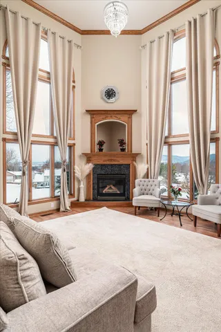 $662,000 | 203 Eagles Bluff Road, La Crescent, MN 55947