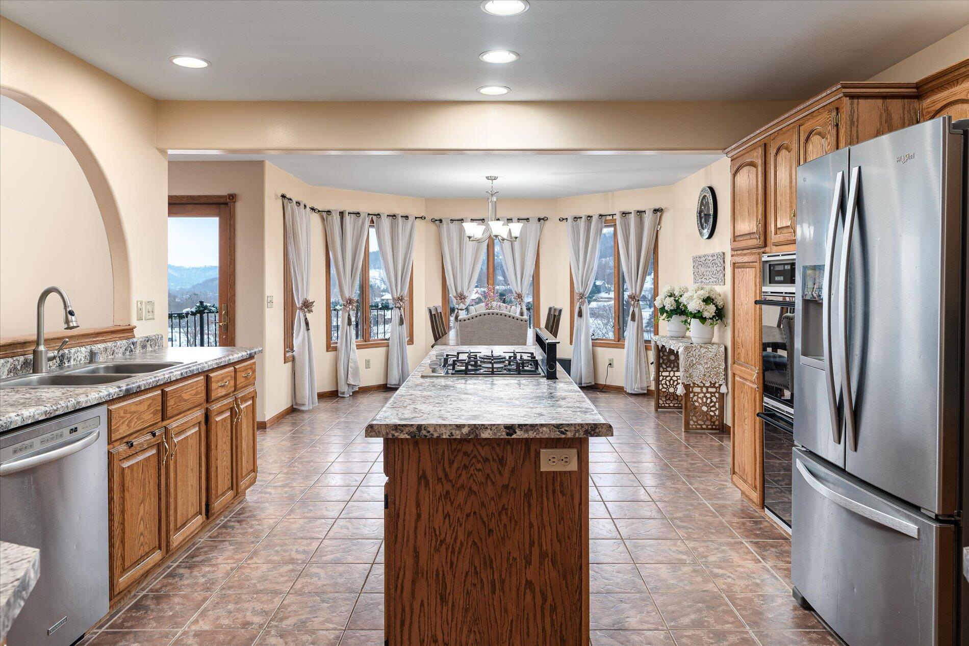 203 Eagles Bluff Road La Crescent, MN 55947 - Photo 10 of 45 09-203 Eagles Bluff Rd LaCrescent--11