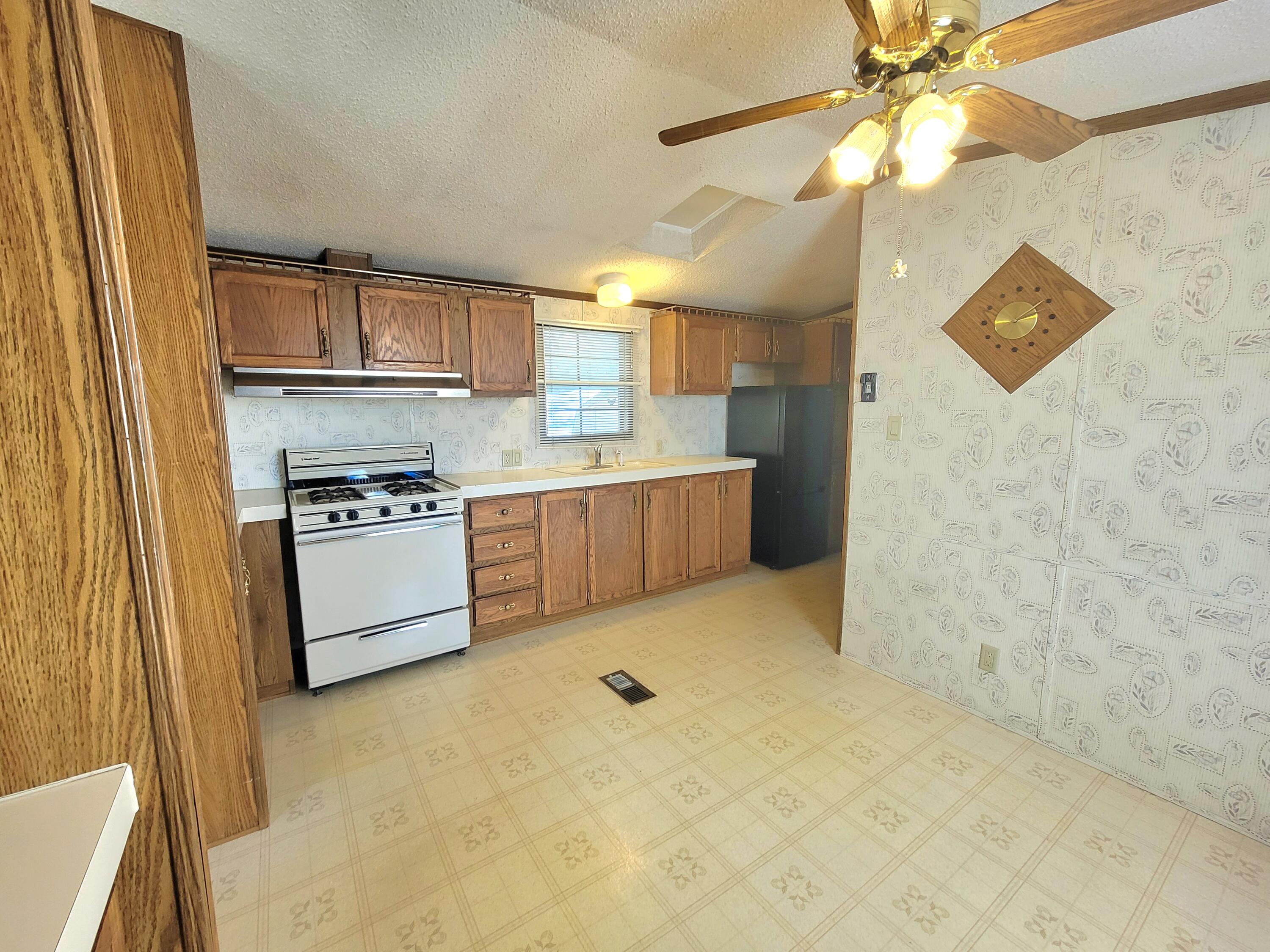 63 Sunset Drive Springfield, OH 45504 - Photo 12 of 30