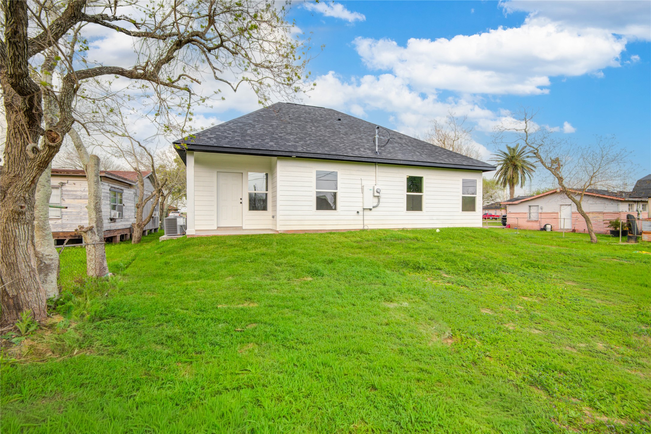 1409 N Avenue South Freeport, TX 77541 - Photo 31 of 33