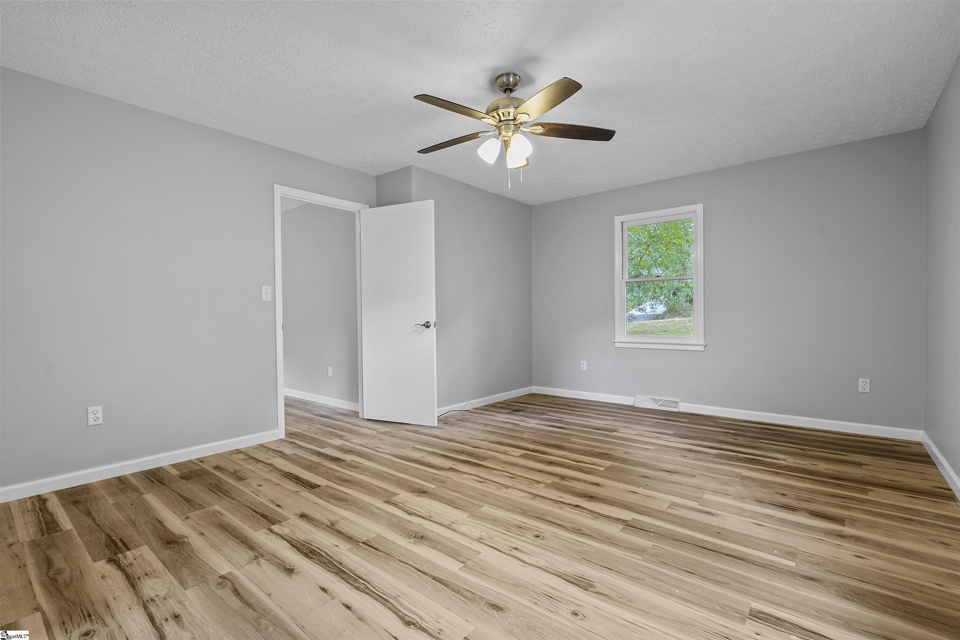 4729 State Park Road Travelers Rest, SC 29690 - Photo 16 of 27