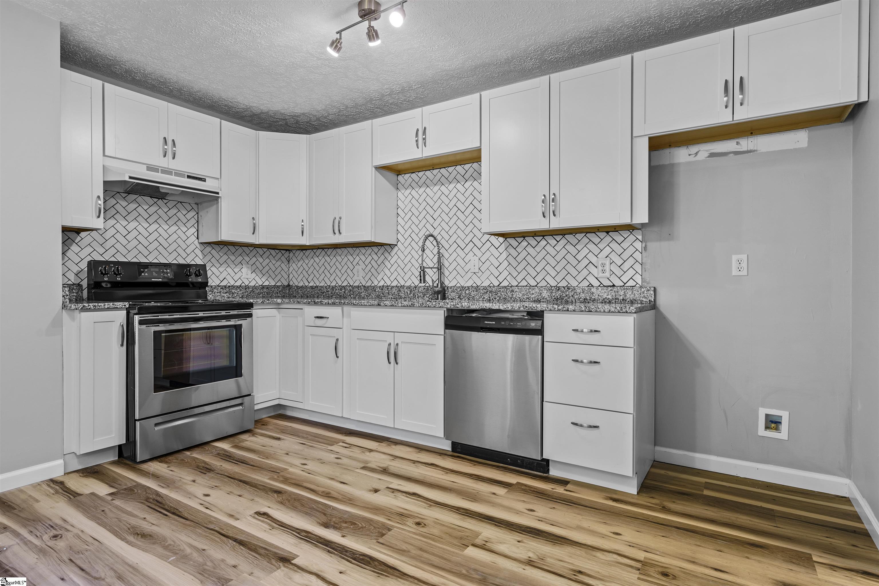 4729 State Park Road Travelers Rest, SC 29690 - Photo 6 of 27