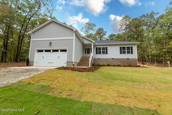 $399,000 | 104 Shropshire Lane, West End, NC 27376