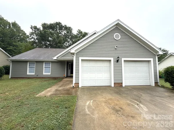 $1,950 | 13500 Stephendale Drive, Charlotte, NC 28273
