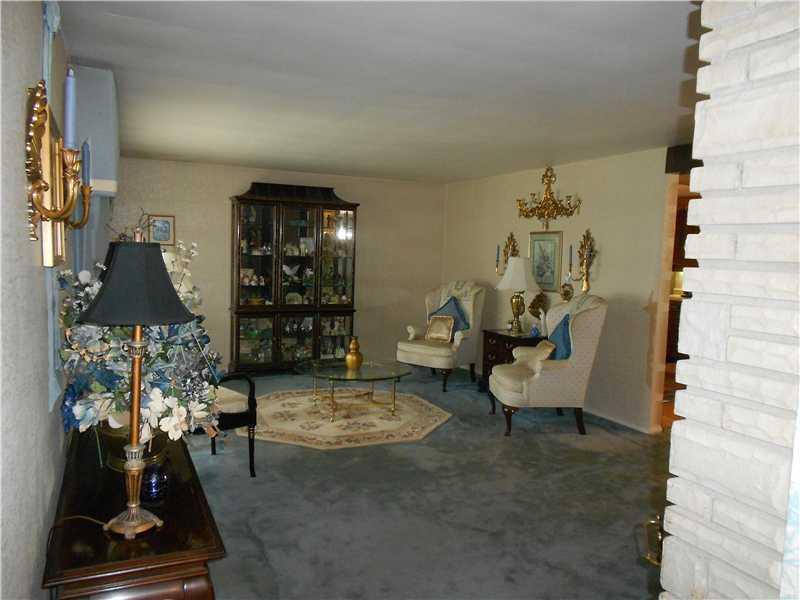 1028 Richard Road North Huntingdon, PA 15642 - Photo 11 of 22 Living Room.
