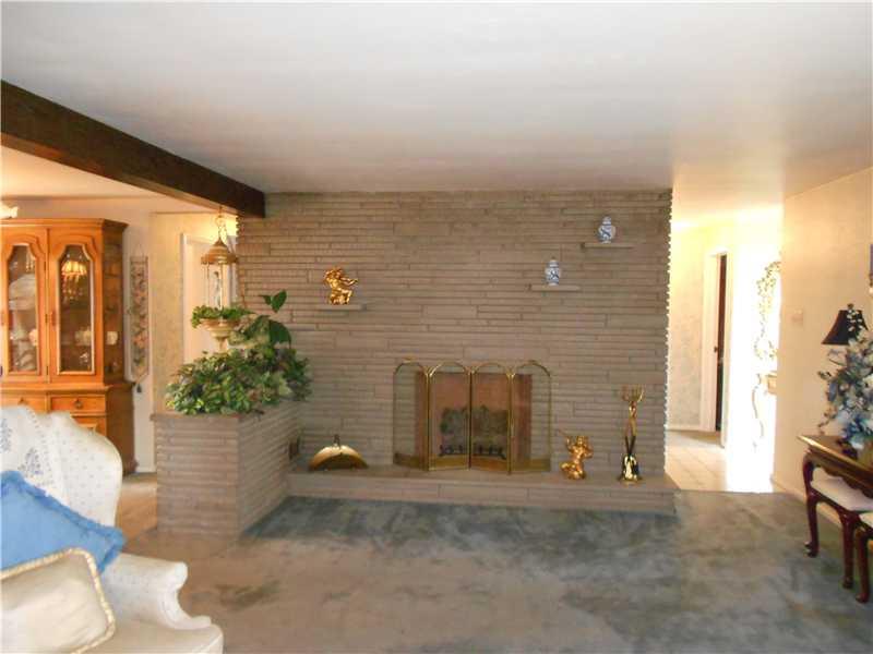 1028 Richard Road North Huntingdon, PA 15642 - Photo 12 of 22 Living Room.