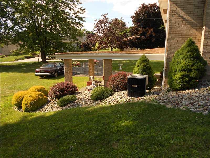 1028 Richard Road North Huntingdon, PA 15642 - Photo 5 of 22 Yard/Garden.