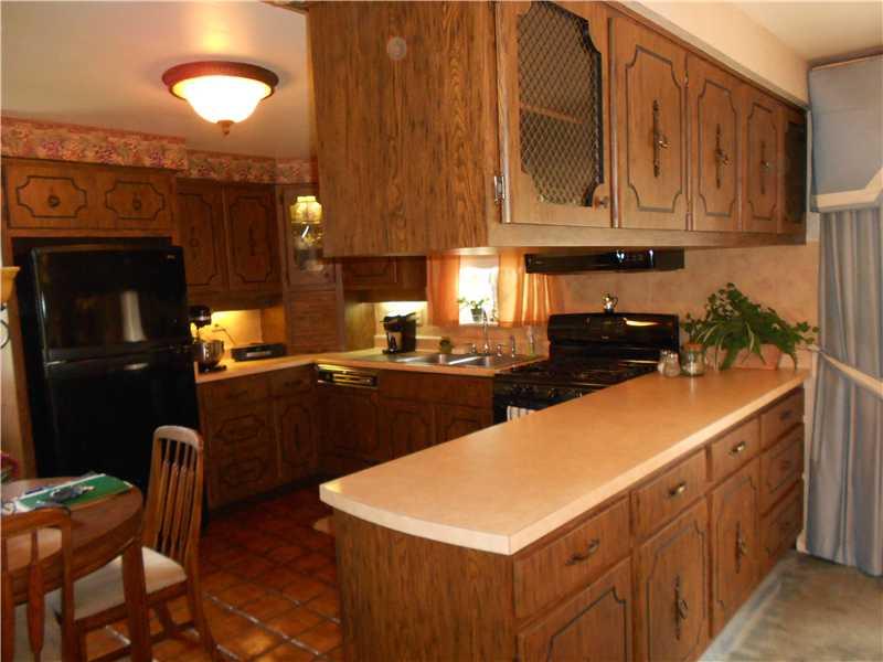 1028 Richard Road North Huntingdon, PA 15642 - Photo 8 of 22 Kitchen.