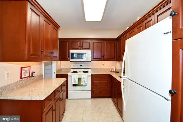 $725,000 | 1250 South Washington Street, Unit 816, Alexandria, VA 22314