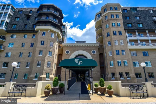 $725,000 | 1250 South Washington Street, Unit 816, Alexandria, VA 22314
