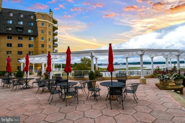 $725,000 | 1250 South Washington Street, Unit 816, Alexandria, VA 22314