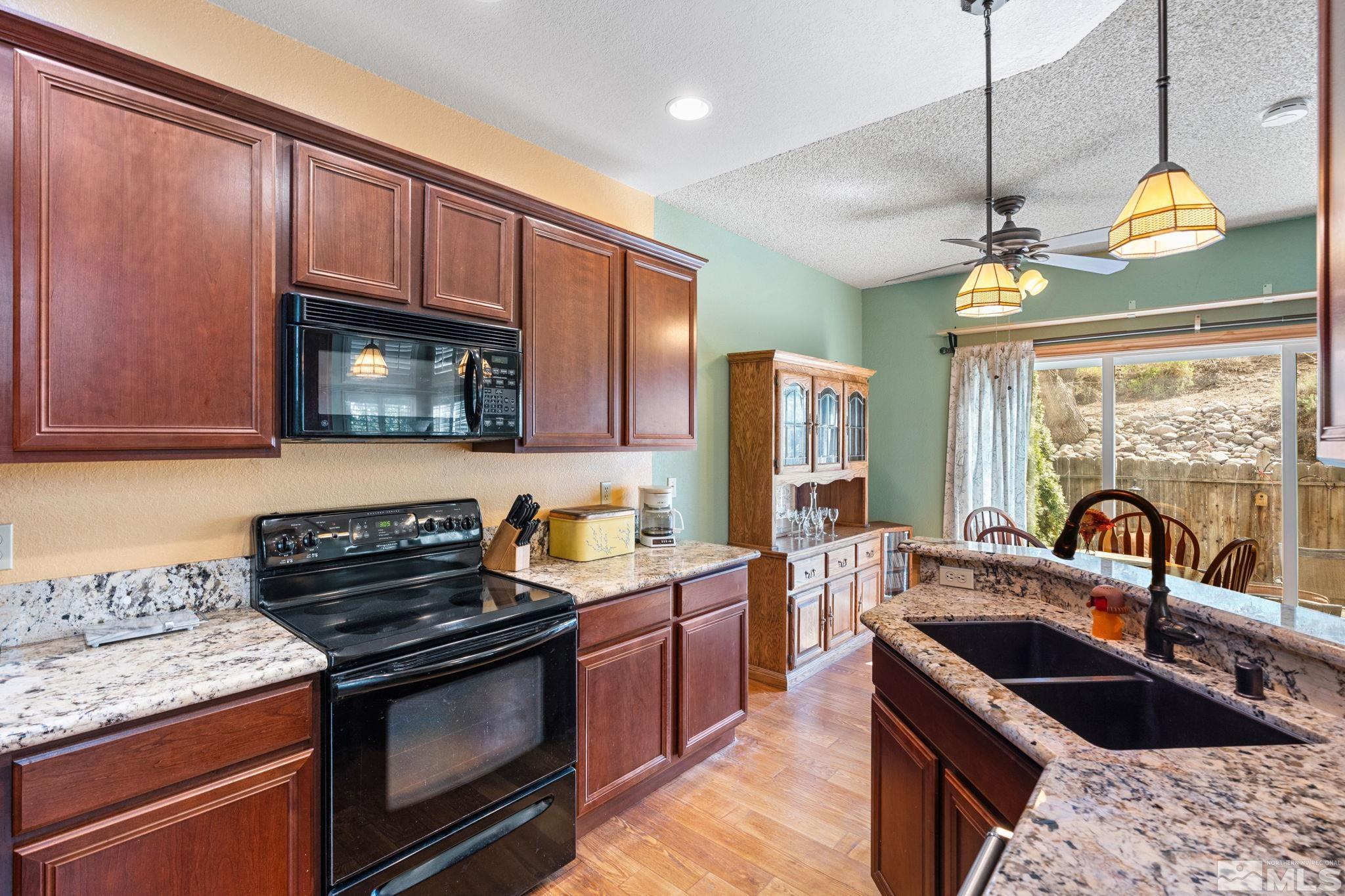 4333 Leeward Lane Reno, NV 89502 - Photo 17 of 36 Photo 18