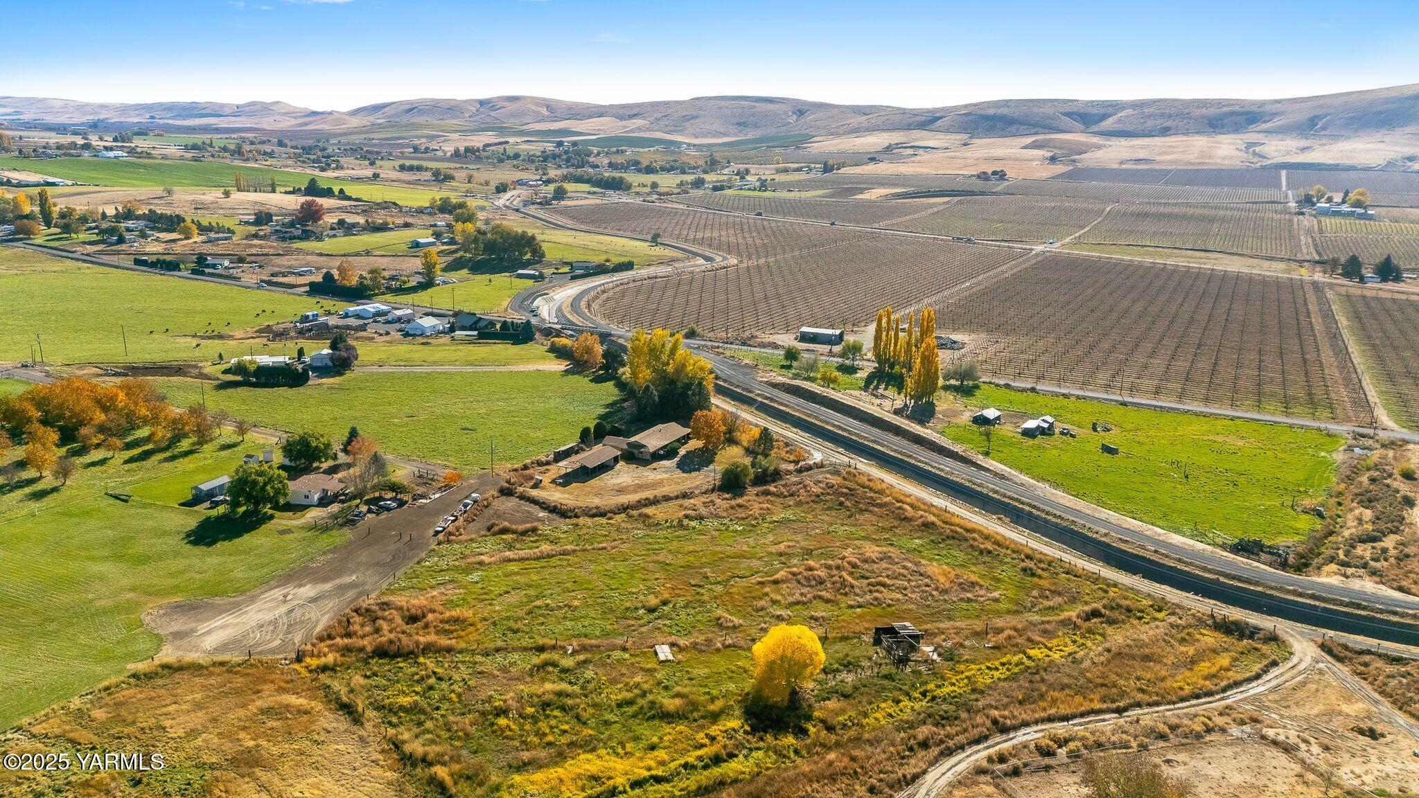 151 Morrow Road Moxee, WA 98936 - Photo 32 of 34 151 Morrow Rd Aerials-4