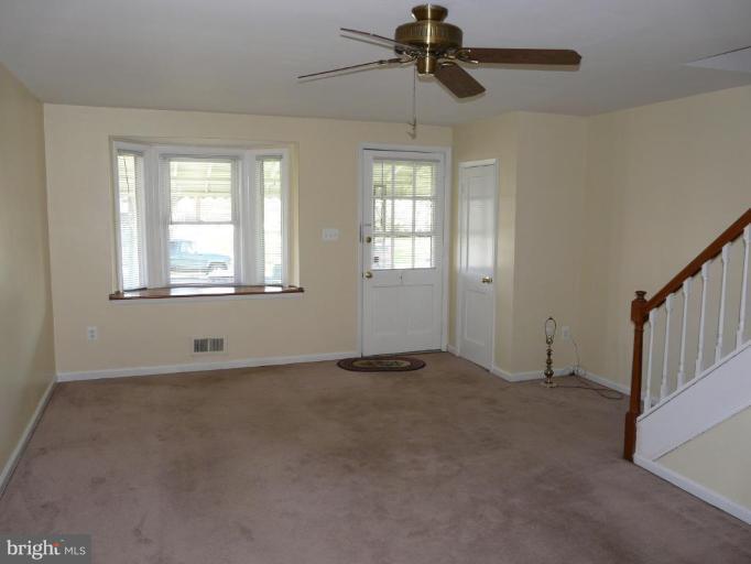 2082 Jasmine Road Dundalk, MD 21222 - Photo 2 of 14 Spacious Living Room