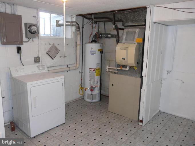 2082 Jasmine Road Dundalk, MD 21222 - Photo 9 of 14 Rear Basment Utility Room