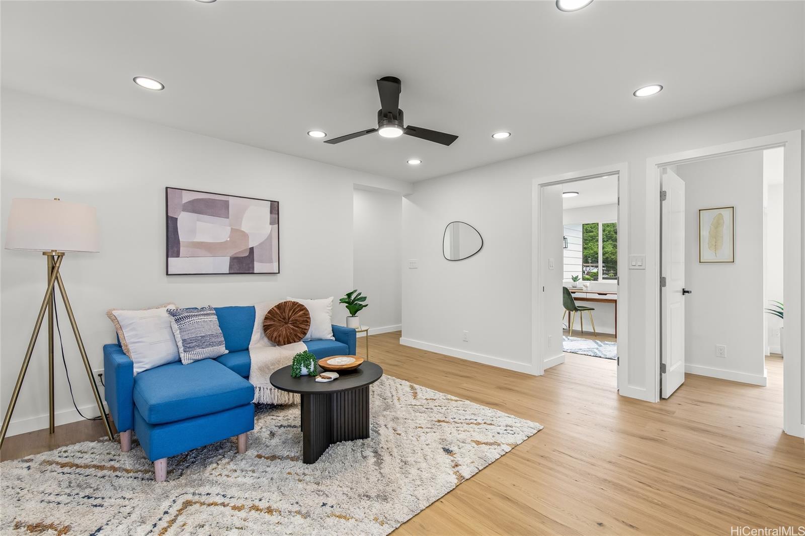 907 Ahuwale Street Honolulu, HI 96821 - Photo 12 of 25 Lounging area/Recessed Lighting