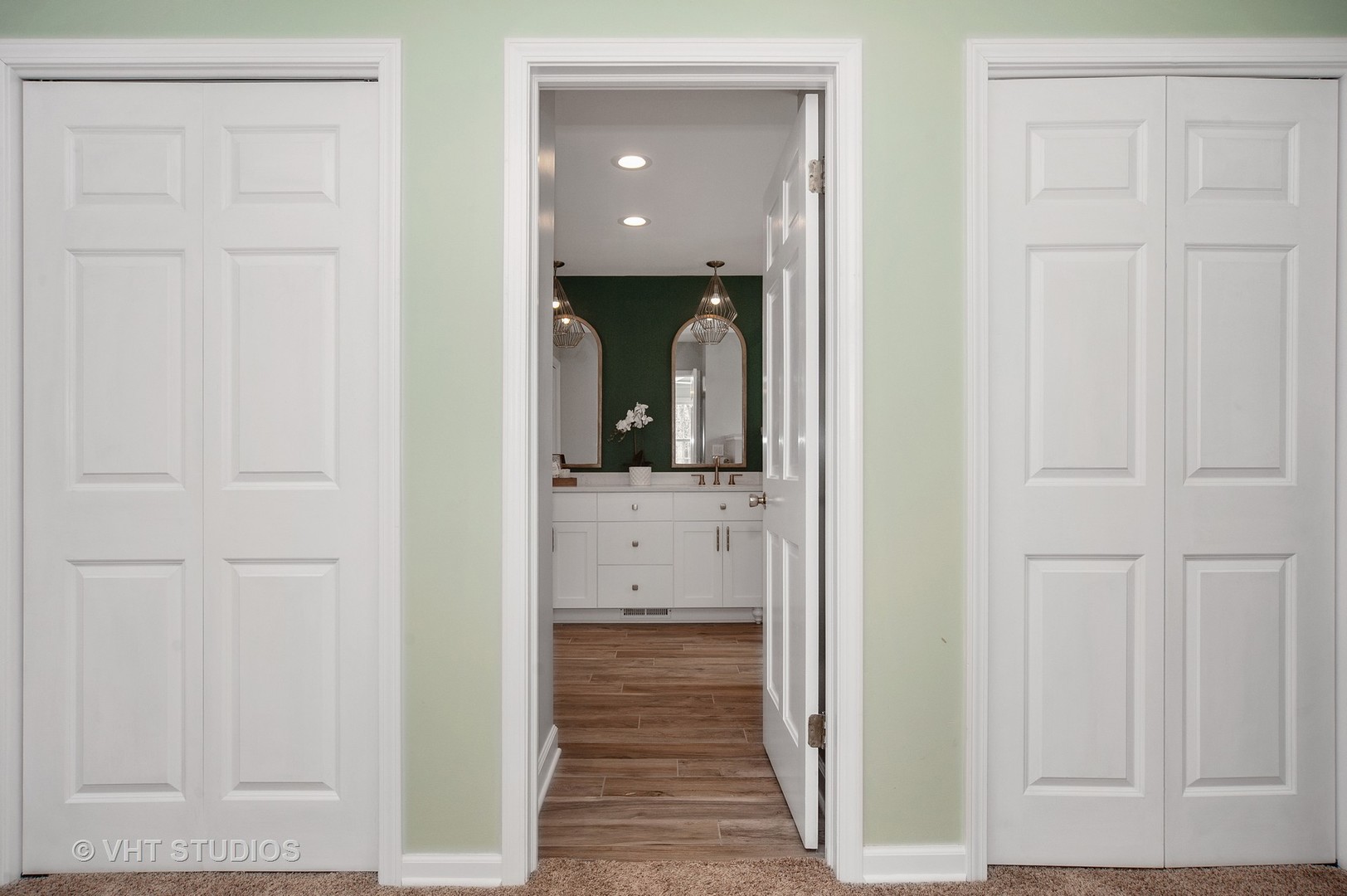 21 Gromer Road Elgin, IL 60120 - Photo 8 of 16 Gallery Image 8