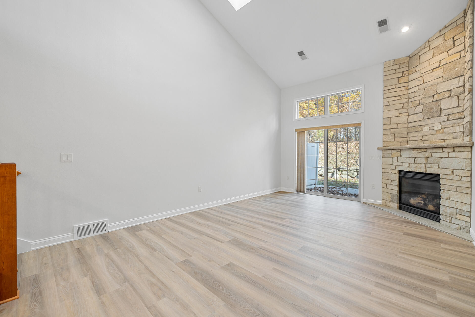 572 Cedar Bluffs Way Slinger, WI 53086 - Photo 12 of 37 2-Interior_572 Cedar Bluffs Way