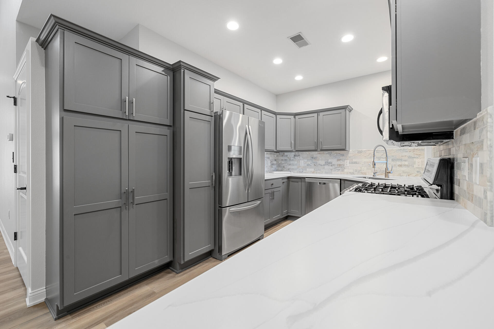 572 Cedar Bluffs Way Slinger, WI 53086 - Photo 18 of 37 8-Interior_572 Cedar Bluffs Way