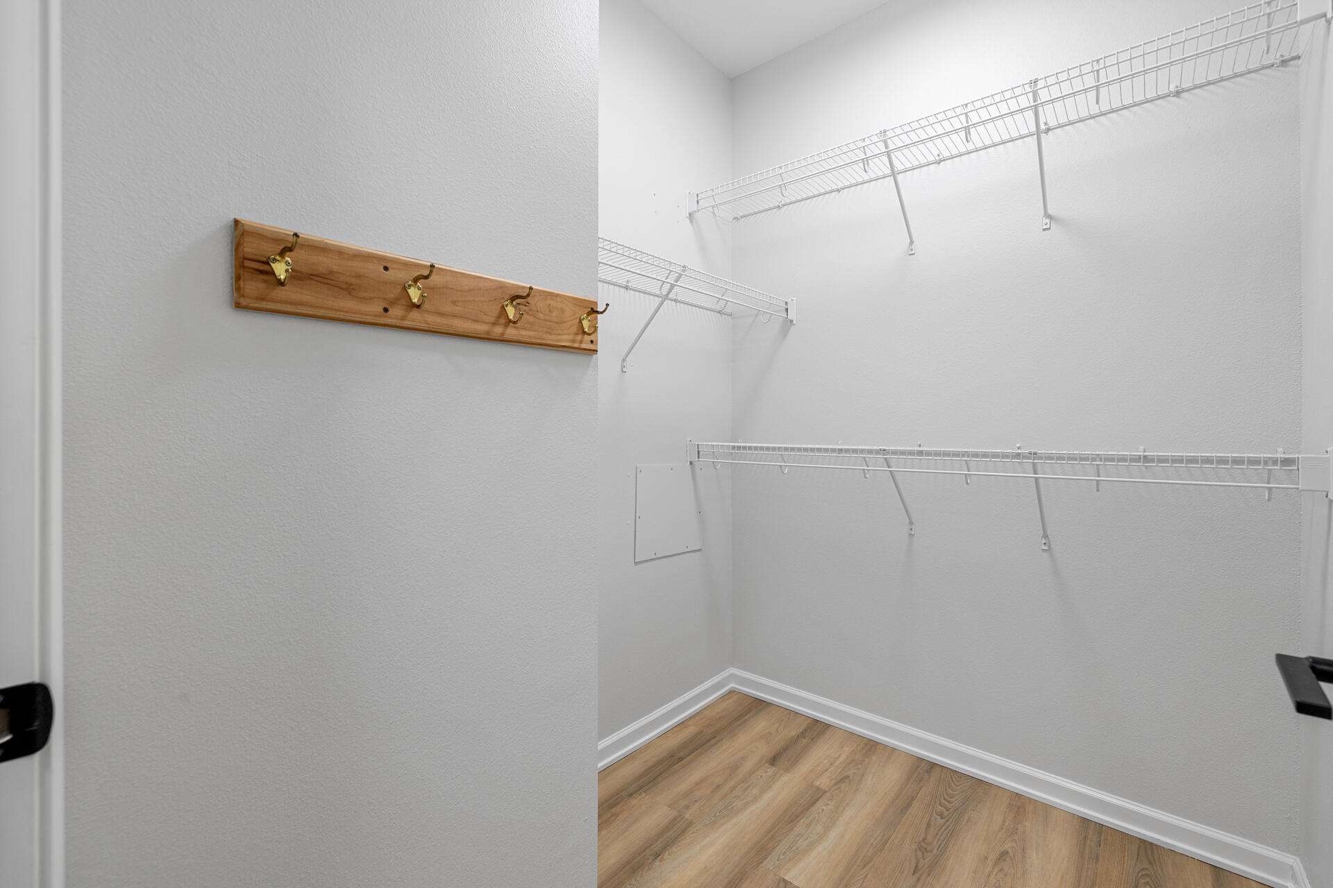 572 Cedar Bluffs Way Slinger, WI 53086 - Photo 24 of 37 13-Interior_572 Cedar Bluffs Way