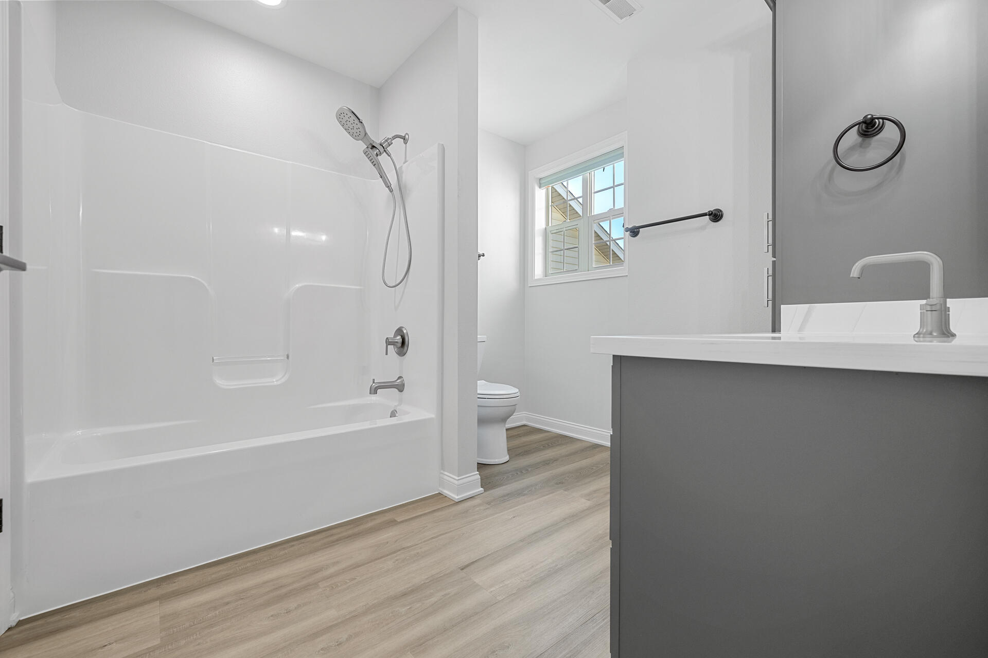 572 Cedar Bluffs Way Slinger, WI 53086 - Photo 33 of 37 21-Interior_572 Cedar Bluffs Way