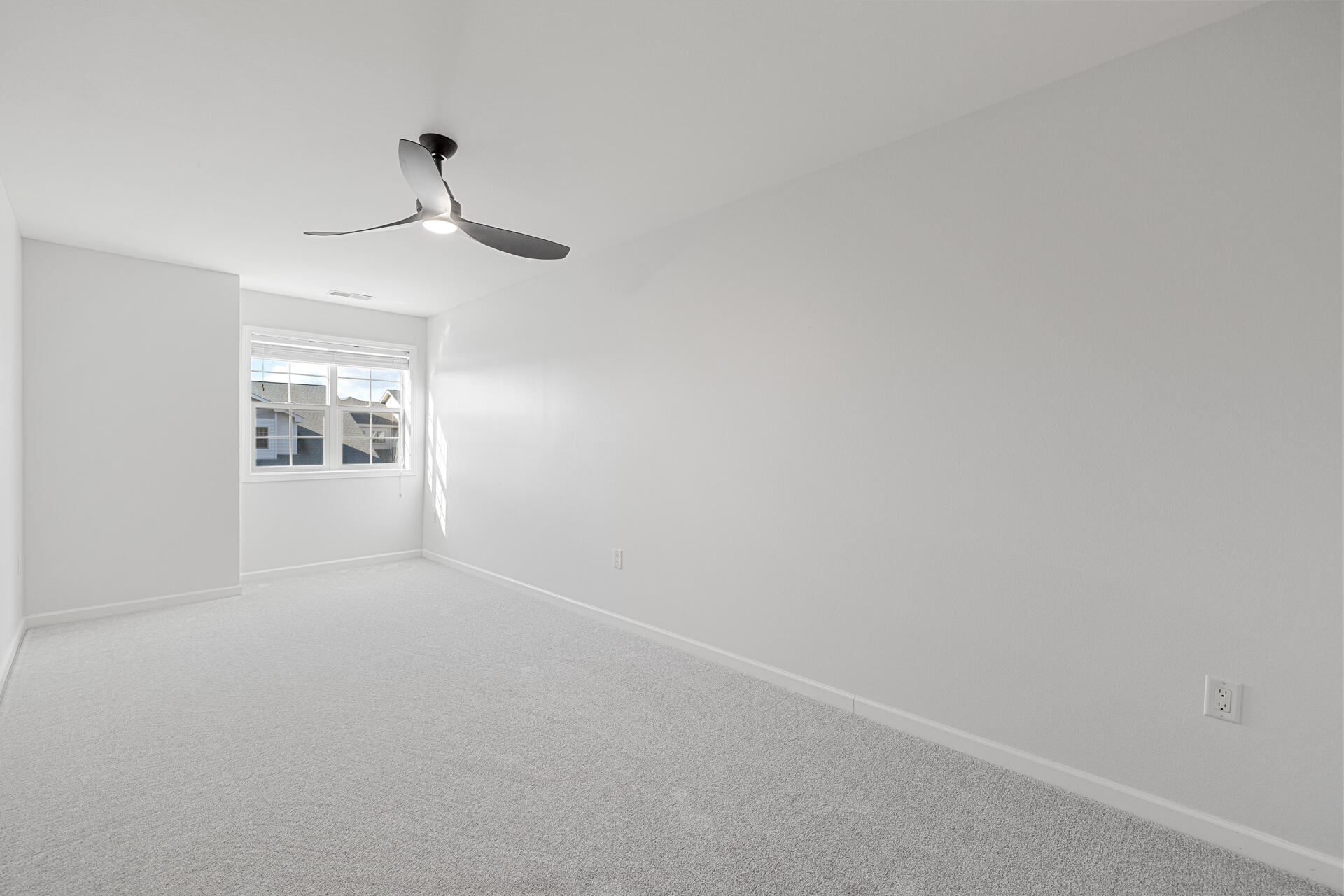 572 Cedar Bluffs Way Slinger, WI 53086 - Photo 35 of 37 23-Interior_572 Cedar Bluffs Way