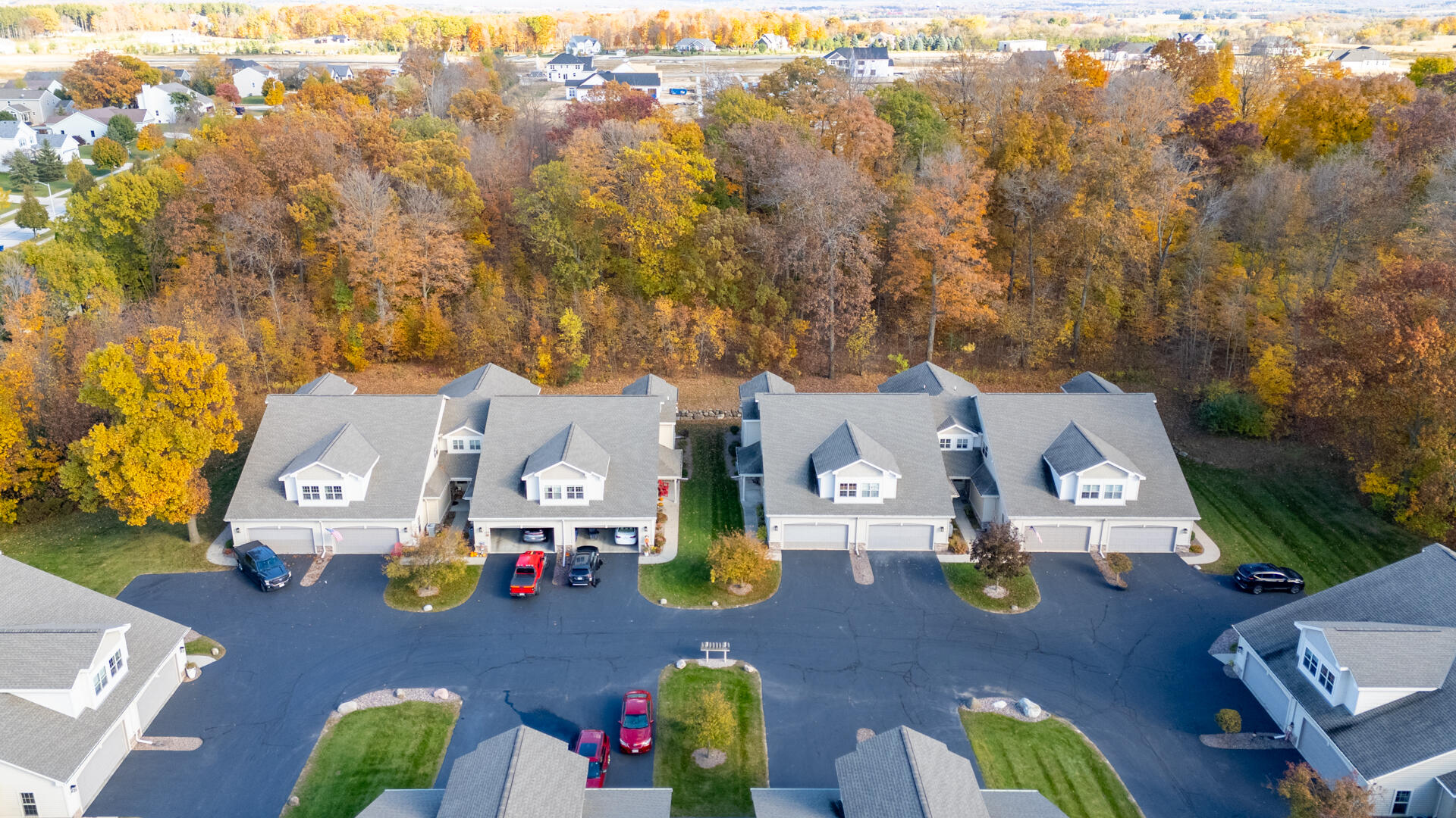 572 Cedar Bluffs Way Slinger, WI 53086 - Photo 5 of 37 3-Exterior_572 Cedar Bluffs Way