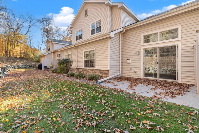 $410,000 | 572 Cedar Bluffs Way, Slinger, WI 53086