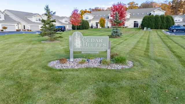 $399,900 | 572 Cedar Bluffs Way, Slinger, WI 53086