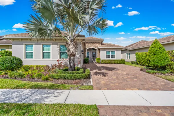 $640,000 | 9122 Southwest Pepoli Way, Port St. Lucie, FL 34987